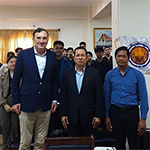 Dr Piotr Uhma w Paññāsāstra University of Cambodia