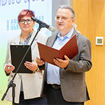 dr hab. Robert Stawarz, prof. UKEN, Prorektor ds. Kształcenia i Rozwoju oraz dr n. med. Ewa Wiercińska, Państwowy Powiatowy Inspektor Sanitarny w Krakowie. otwierają festiwal