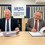 Umowę o współpracy podpisali dr hab. Robert Stawarz, prof. UKEN – Prorektor ds. Kształcenia i Rozwoju oraz Wojciech Komnata – Prezes Zarządu Mentalio sp. z o.o.