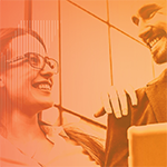 Światowy Tydzień Przedsiębiorczości 2025 w UKEN dwie uśmiechnięte osoby