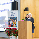 dr hab. Katarzyna Plutecka, prof. UKEN,Prorektor ds. Studenckich, podczas oficjalnego powitania