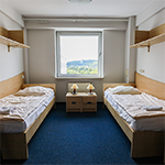 Wnioski o zakwaterowanie w domach studenckich na rok akademicki 2025/2026 wnętrze jednego z pokoi w domu studenckim UKEN