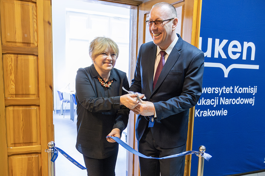 w uken zainaugurowano dzialalnosc pracowni umiejetnosci pielegniarskich 04